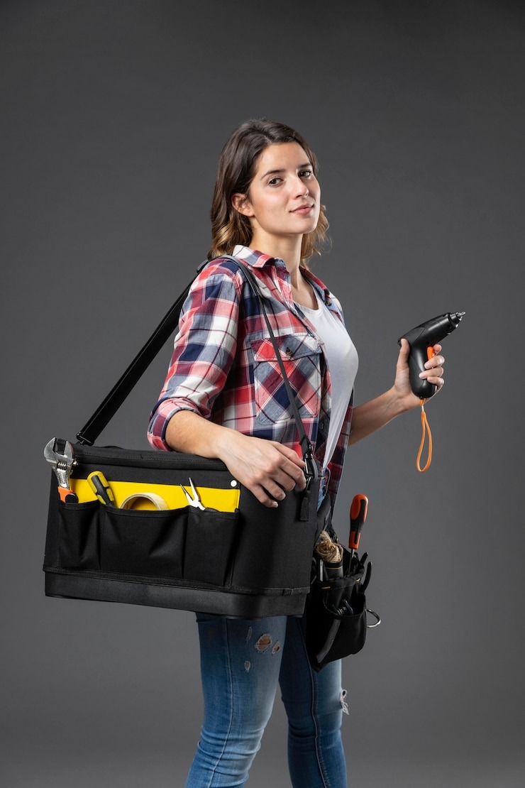 portrait-craft-woman-with-tools